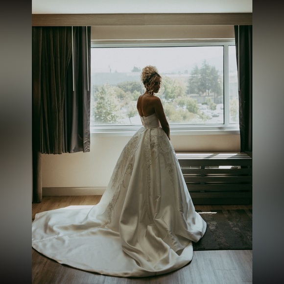 Leah Da Gloria Marie Gown + Overskirt - Picture 4 of 16